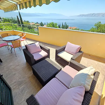 Lägenhet Mit Meerblick- 150 M Vom Entfernt By Interhome