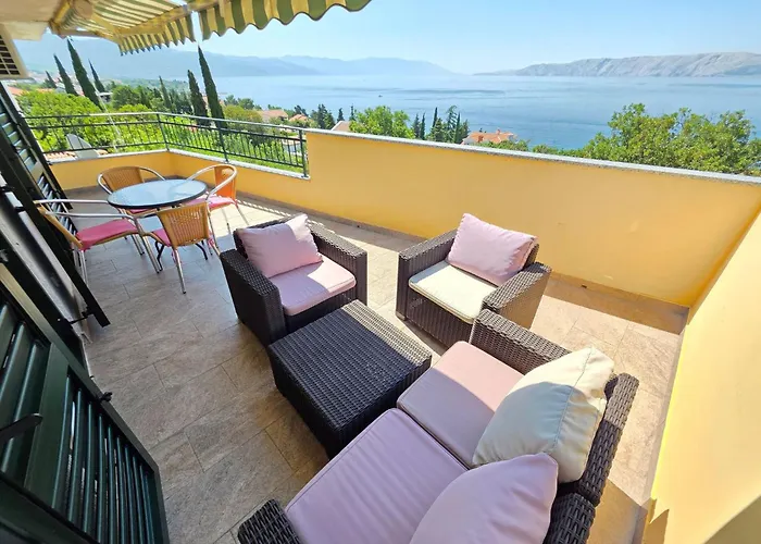 Lägenhet Mit Meerblick- 150 M Vom Entfernt By Interhome